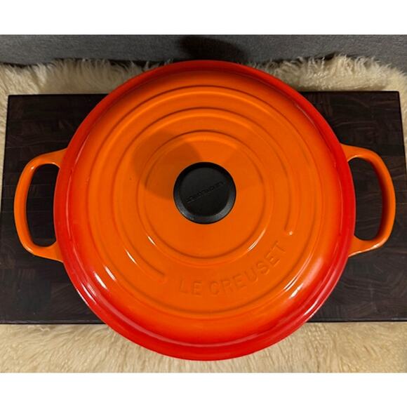 Le Crueset Signature Brasier in Flame 3.5 Quart with Box - Picture 2 of 10